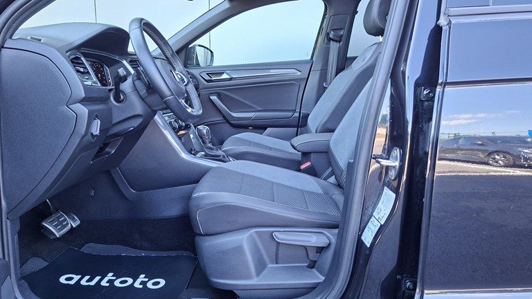2021 Volkswagen T-Roc — fotografija 6