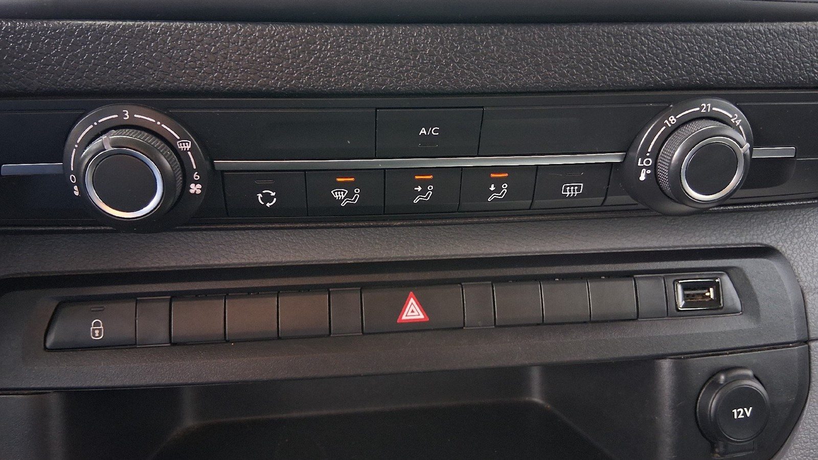 2021 Opel Vivaro — fotografija 22