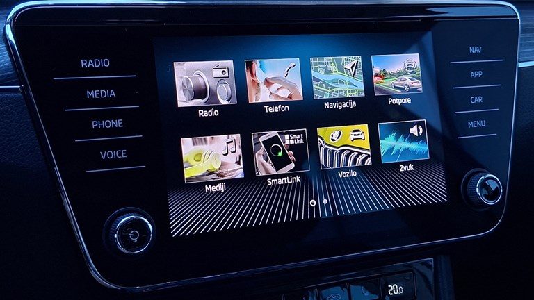 2021 Škoda Superb — fotografija 12