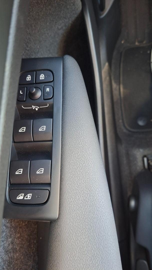 2026 Volvo XC40 — fotografija 18