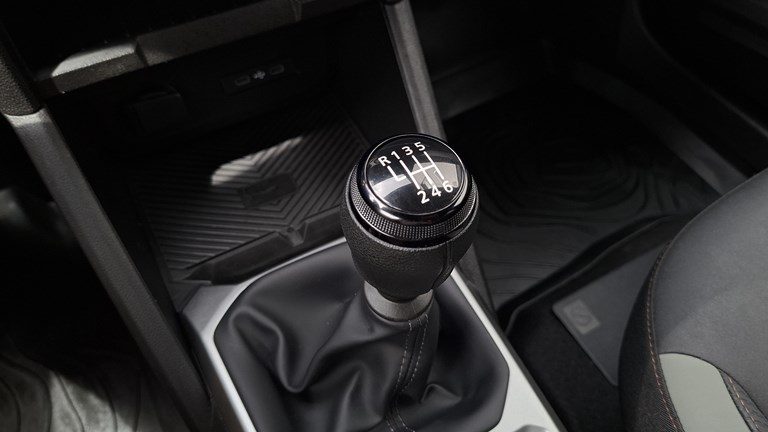 2024 Dacia Duster — fotografija 16