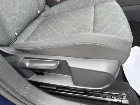 2024 Volkswagen Golf — sličica 21
