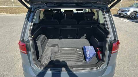 2022 Volkswagen Touran — sličica 12