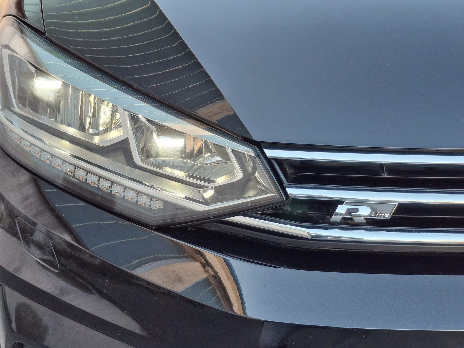 2023 Volkswagen Touran R-Line — fotografija 20
