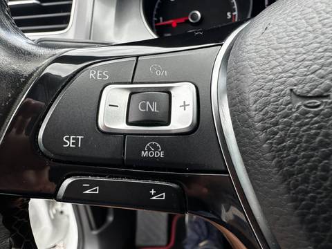 2016 Volkswagen Golf — sličica 12