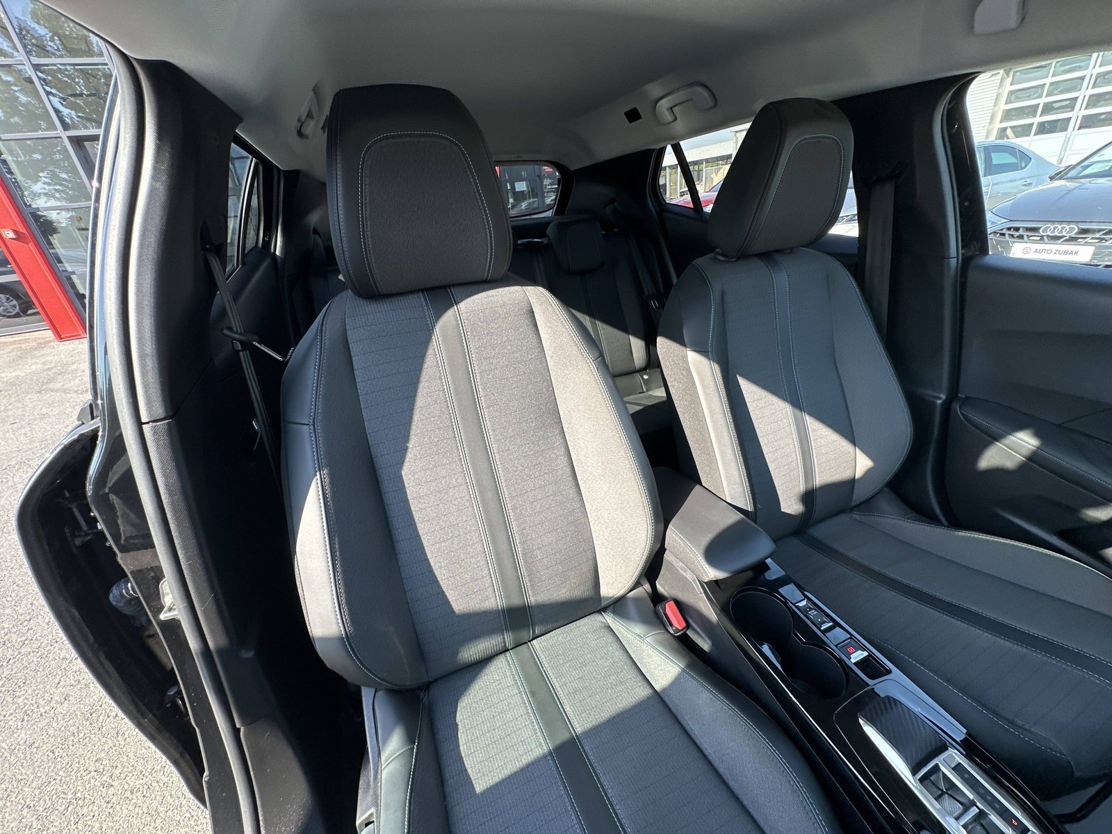 2022 Peugeot 2008 — fotografija 24