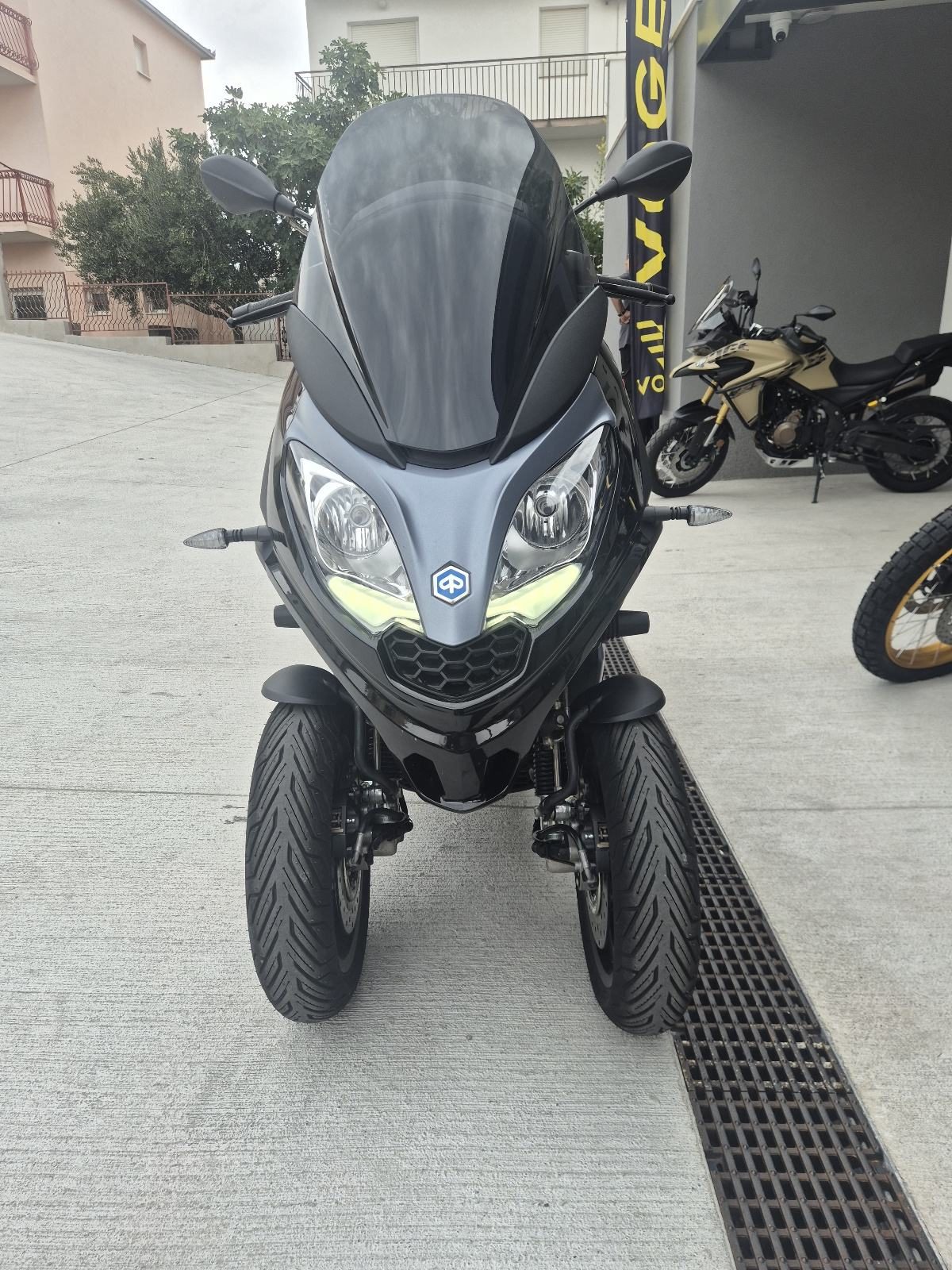 2023 Piaggio MP3 300 — fotografija 8