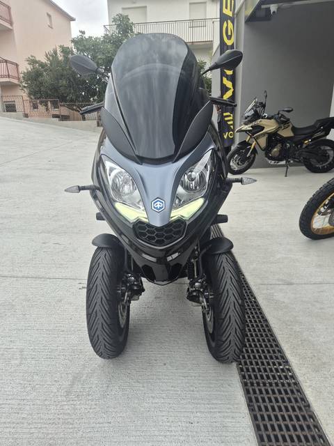 2023 Piaggio MP3 300 — sličica 8