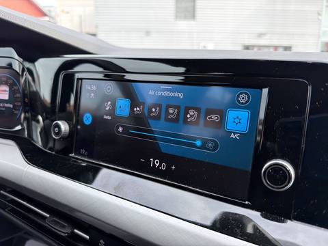 2024 Volkswagen Golf — sličica 21