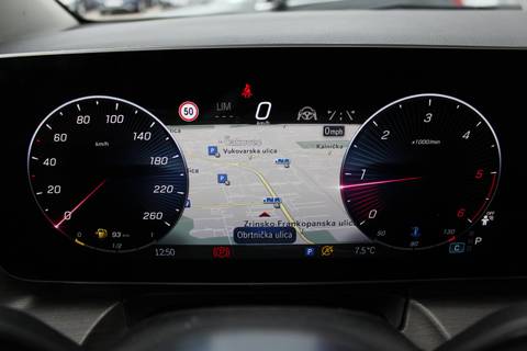 2025 Mercedes-Benz V-klasa — sličica 16