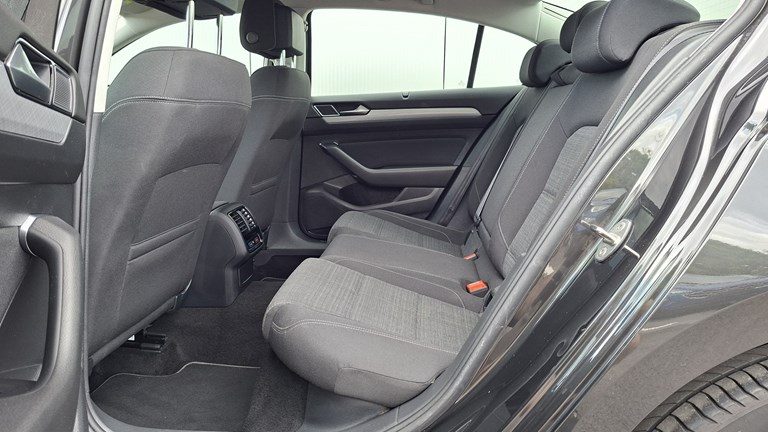 2021 Volkswagen Passat — fotografija 7