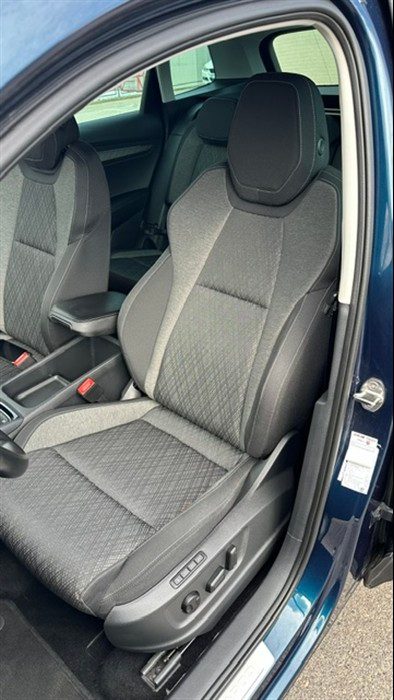 2023 Škoda Karoq — fotografija 10