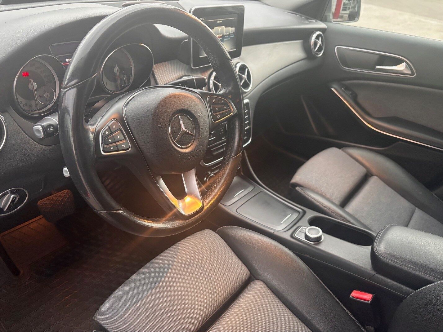 2017 Mercedes-Benz GLA — fotografija 8