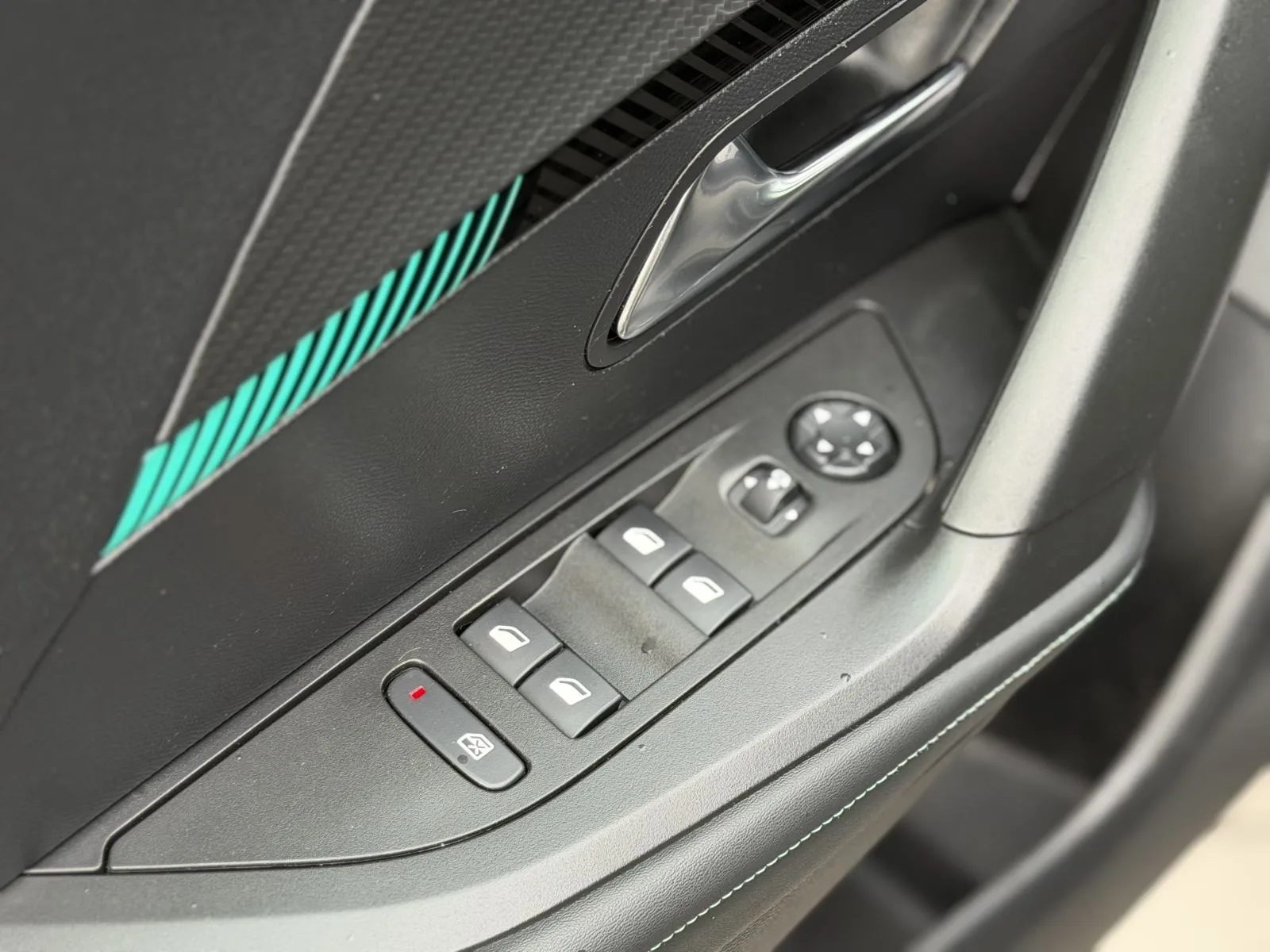 2023 Peugeot 2008 — fotografija 17