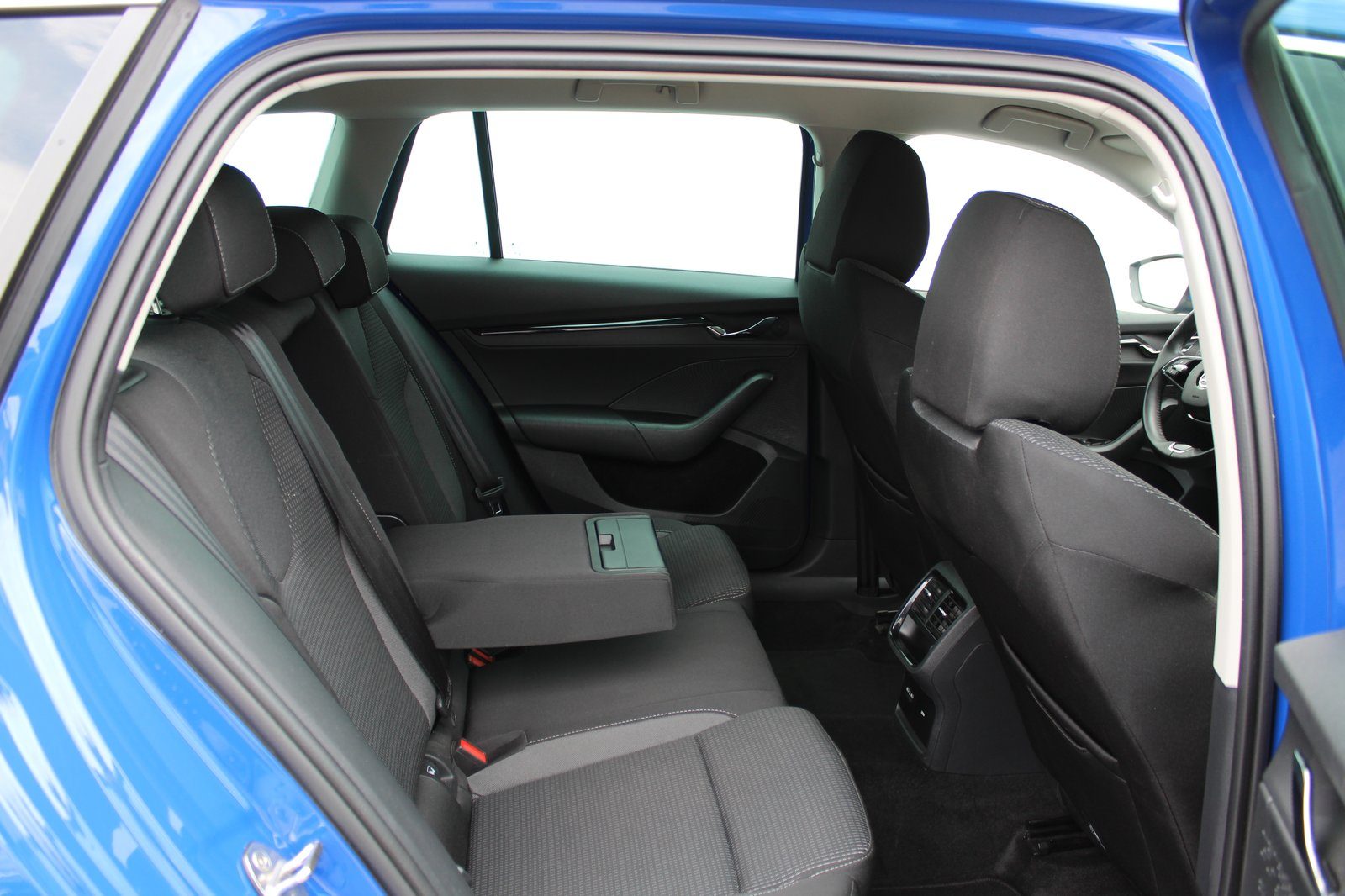2024 Škoda Octavia Combi — fotografija 11