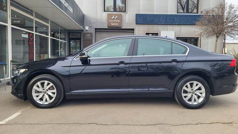 2021 Volkswagen Passat — sličica 4