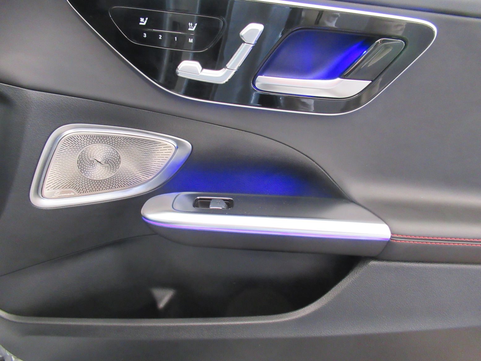 2025 Mercedes-Benz C-klasa — fotografija 12