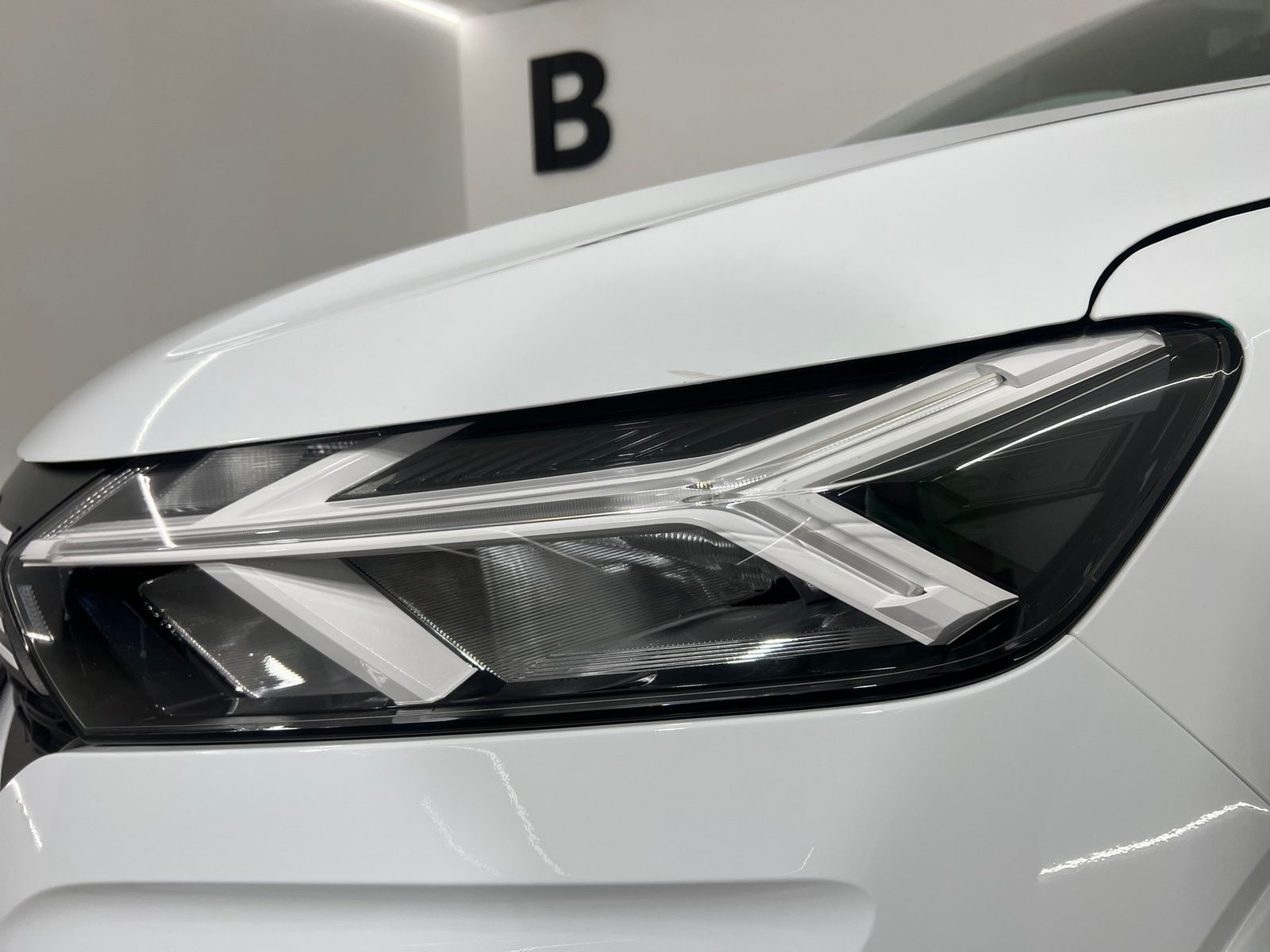 2023 Dacia Sandero — fotografija 10