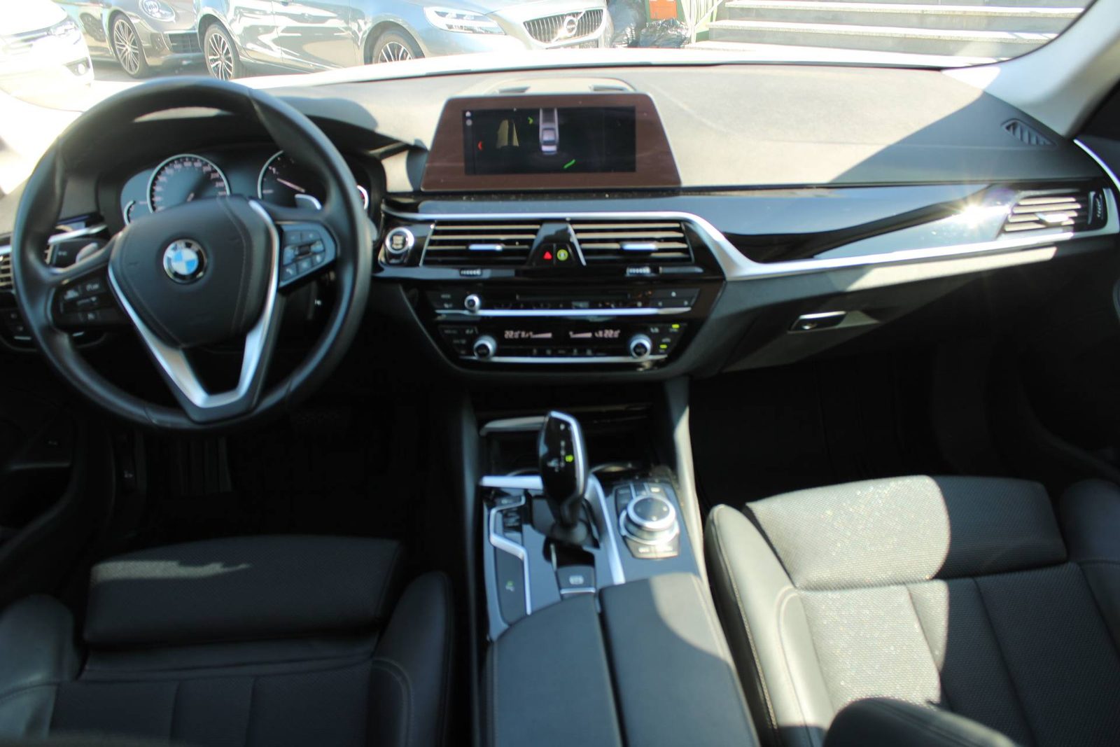 2020 BMW Serija 5 — fotografija 13
