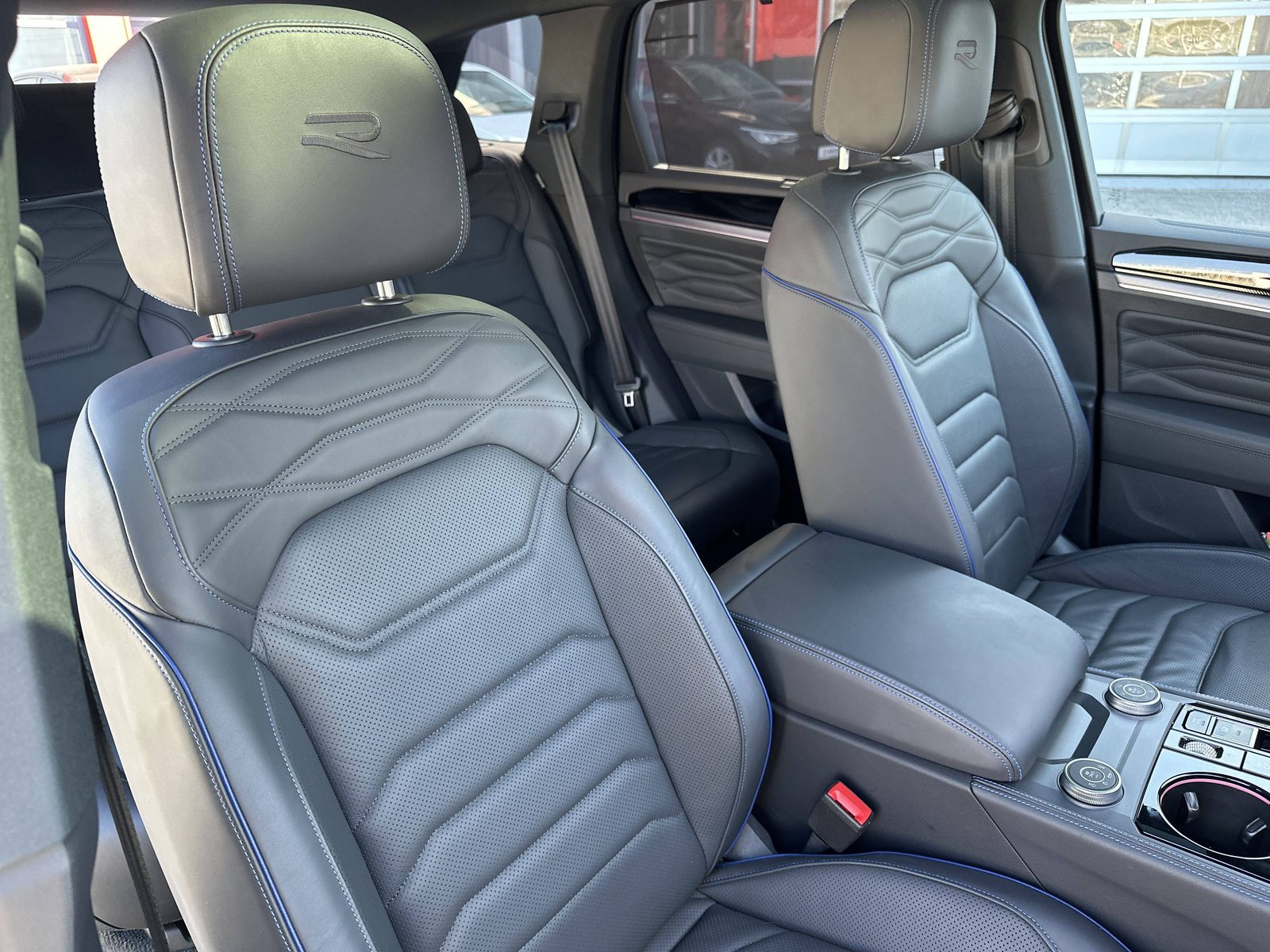 2024 Volkswagen Touareg — fotografija 23