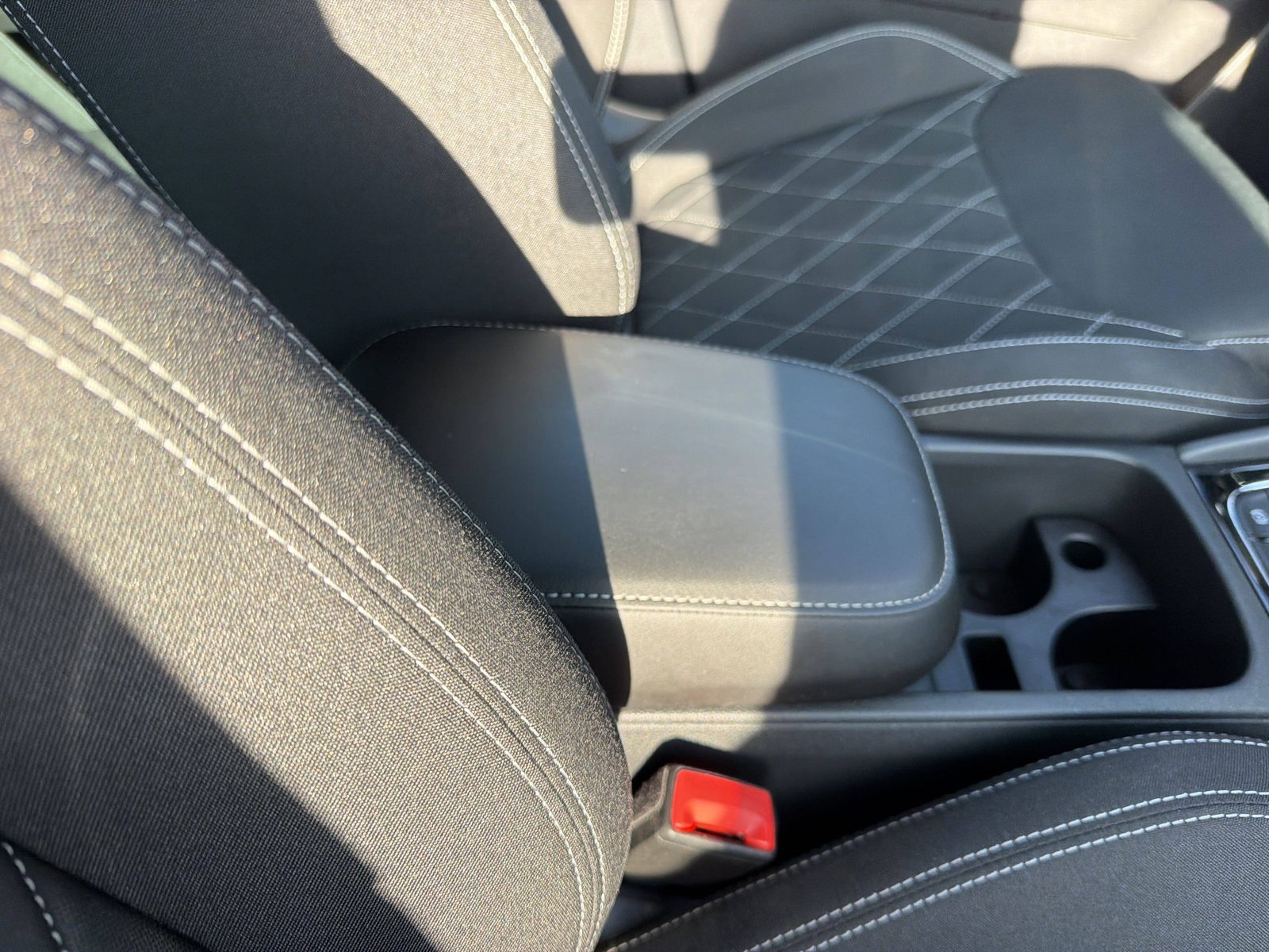 2023 Škoda Karoq — fotografija 21