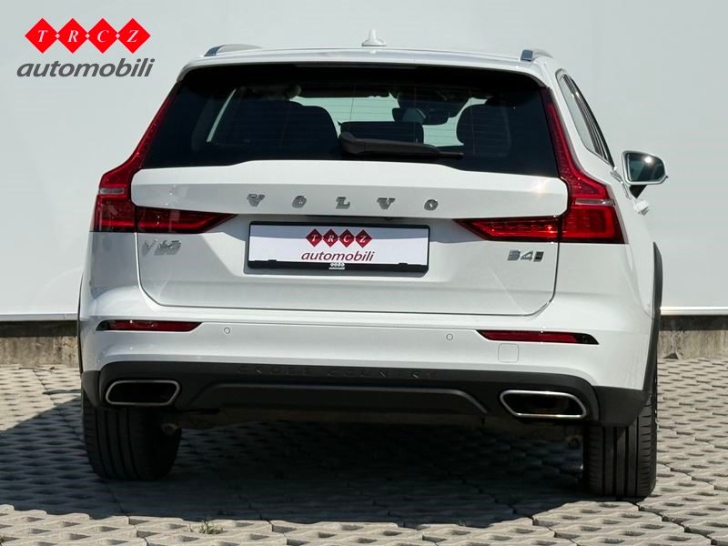 2022 Volvo V60 — fotografija 3