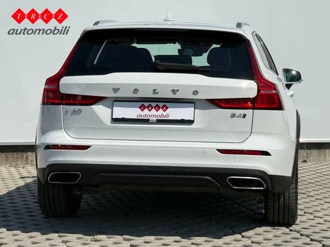 2022 Volvo V60 — sličica 3
