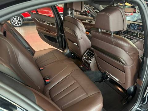 2017 BMW Serija 7 — sličica 22