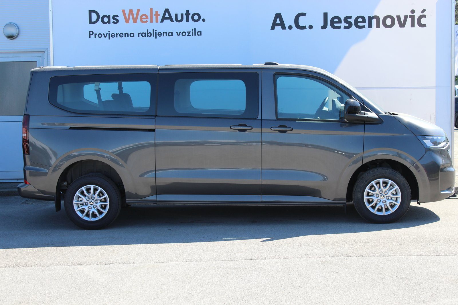 2026 Volkswagen Caravelle — fotografija 4