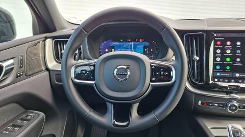 2023 Volvo XC60 — sličica 11