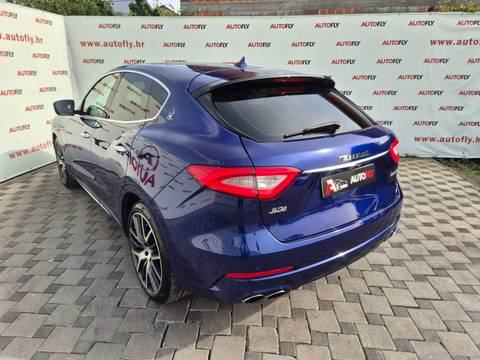 2016 Maserati Levante — sličica 6