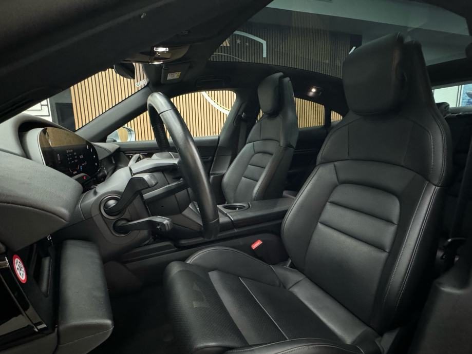 2020 Porsche Taycan — fotografija 8