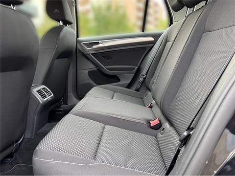2019 Volkswagen Golf — sličica 11