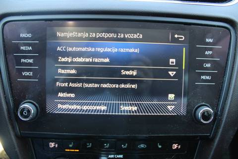 2017 Škoda Octavia — sličica 28