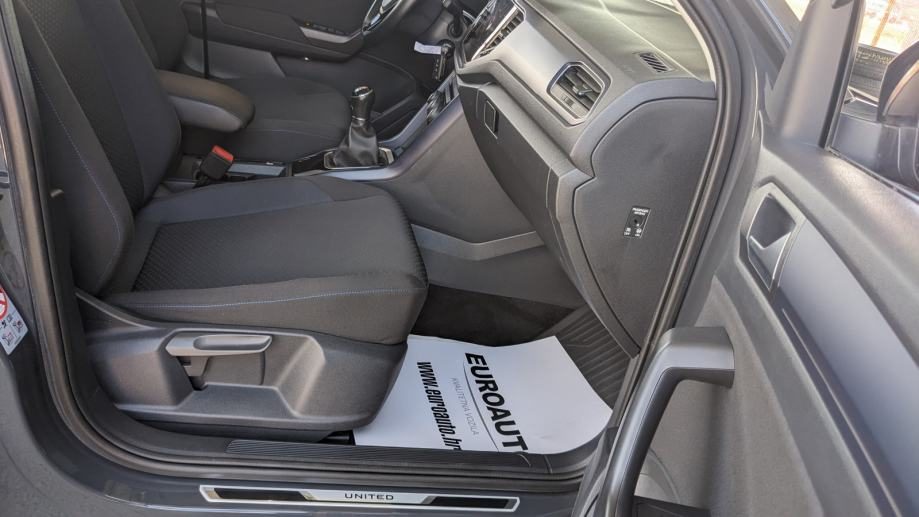 2021 Volkswagen T-Roc — fotografija 29