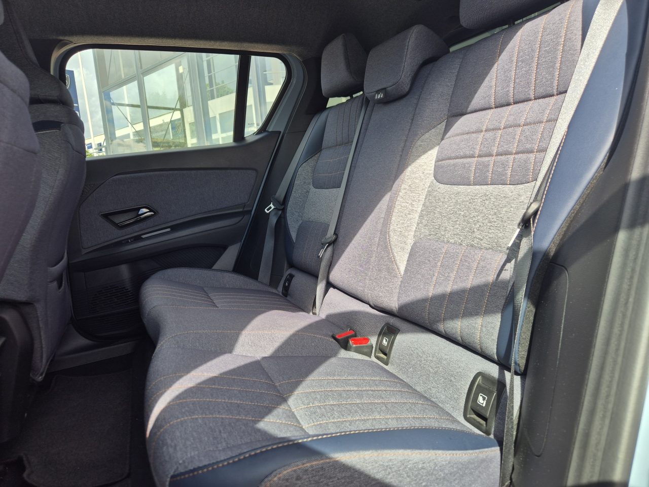 2025 Renault 4 E-Tech electric — fotografija 9