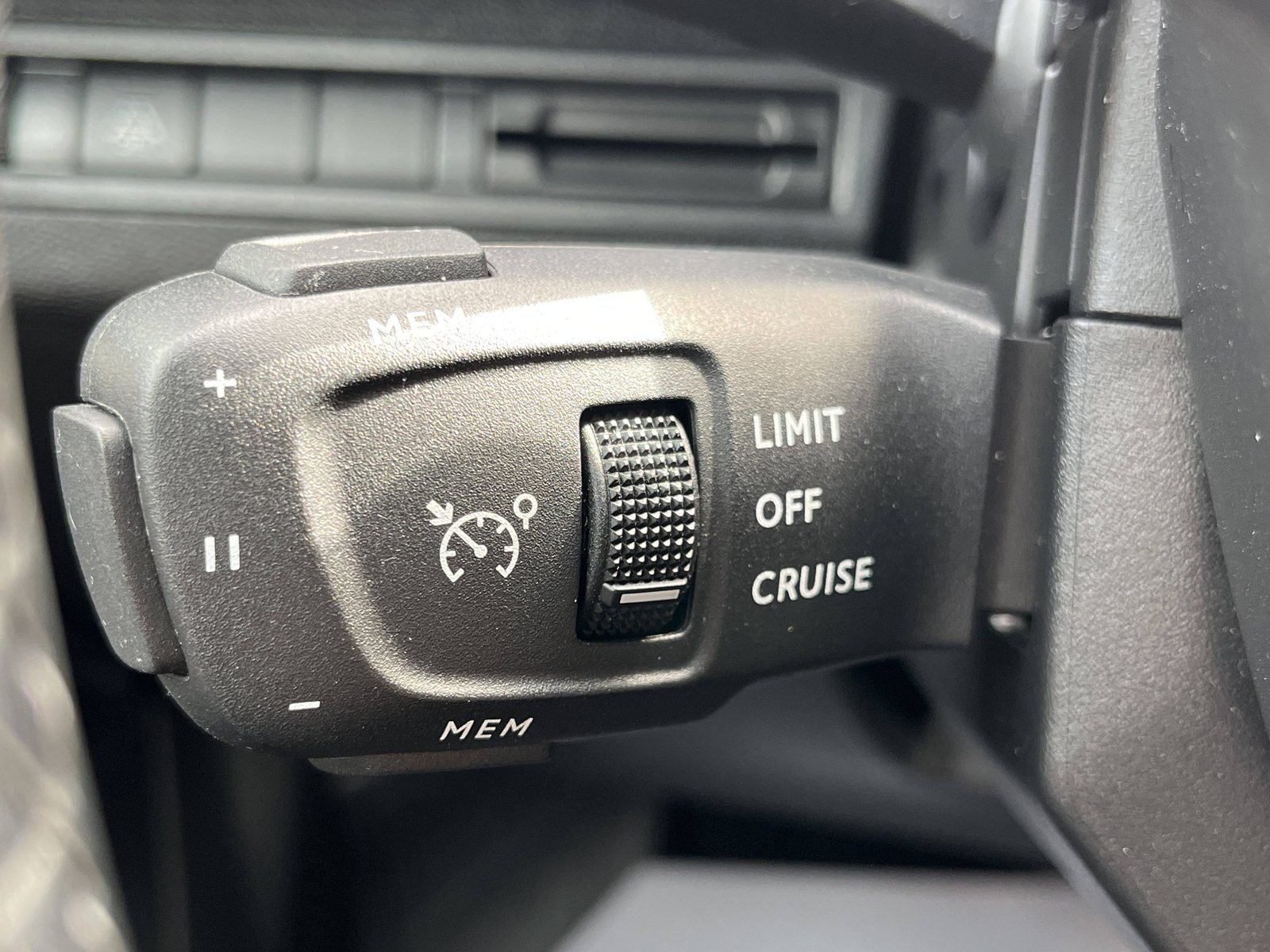2023 Peugeot 3008 — fotografija 30