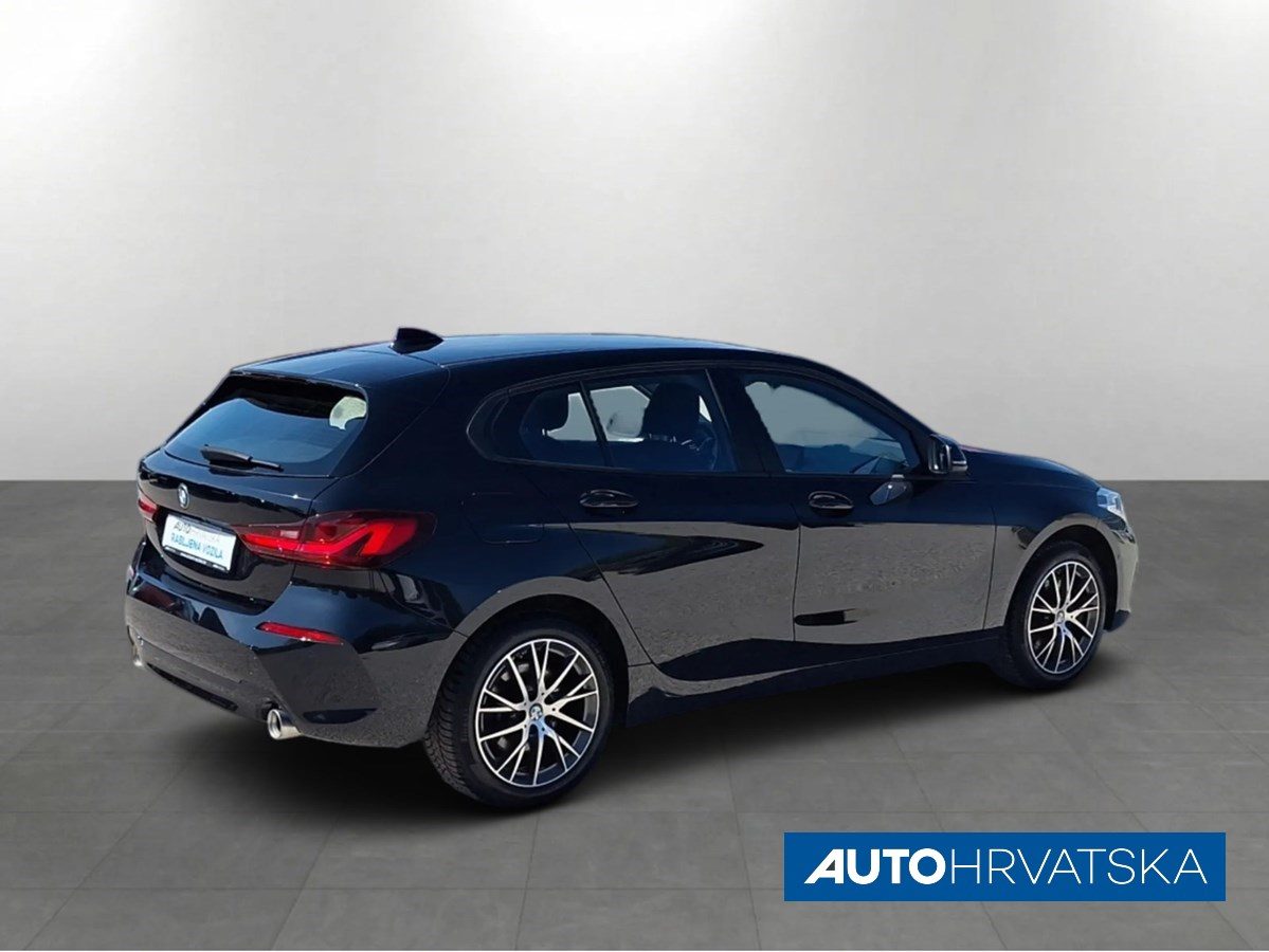 2022 BMW Serija 1 — fotografija 4