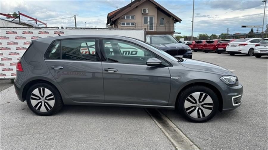 2019 Volkswagen Golf — fotografija 4