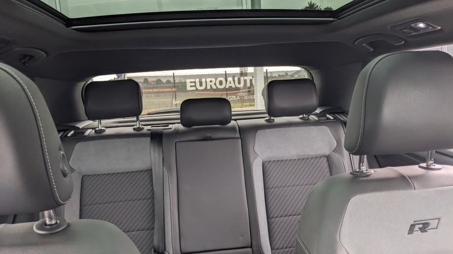 2021 Volkswagen T-Roc — fotografija 28