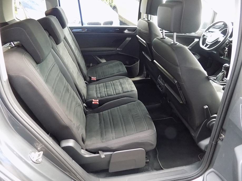 2016 Volkswagen Touran — fotografija 11