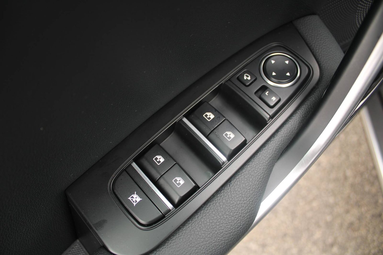2023 Kia Xcee'd — fotografija 14