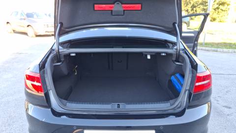 2018 Volkswagen Passat — sličica 12
