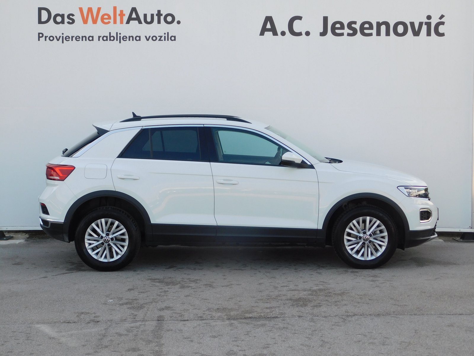2022 Volkswagen T-Roc — fotografija 4