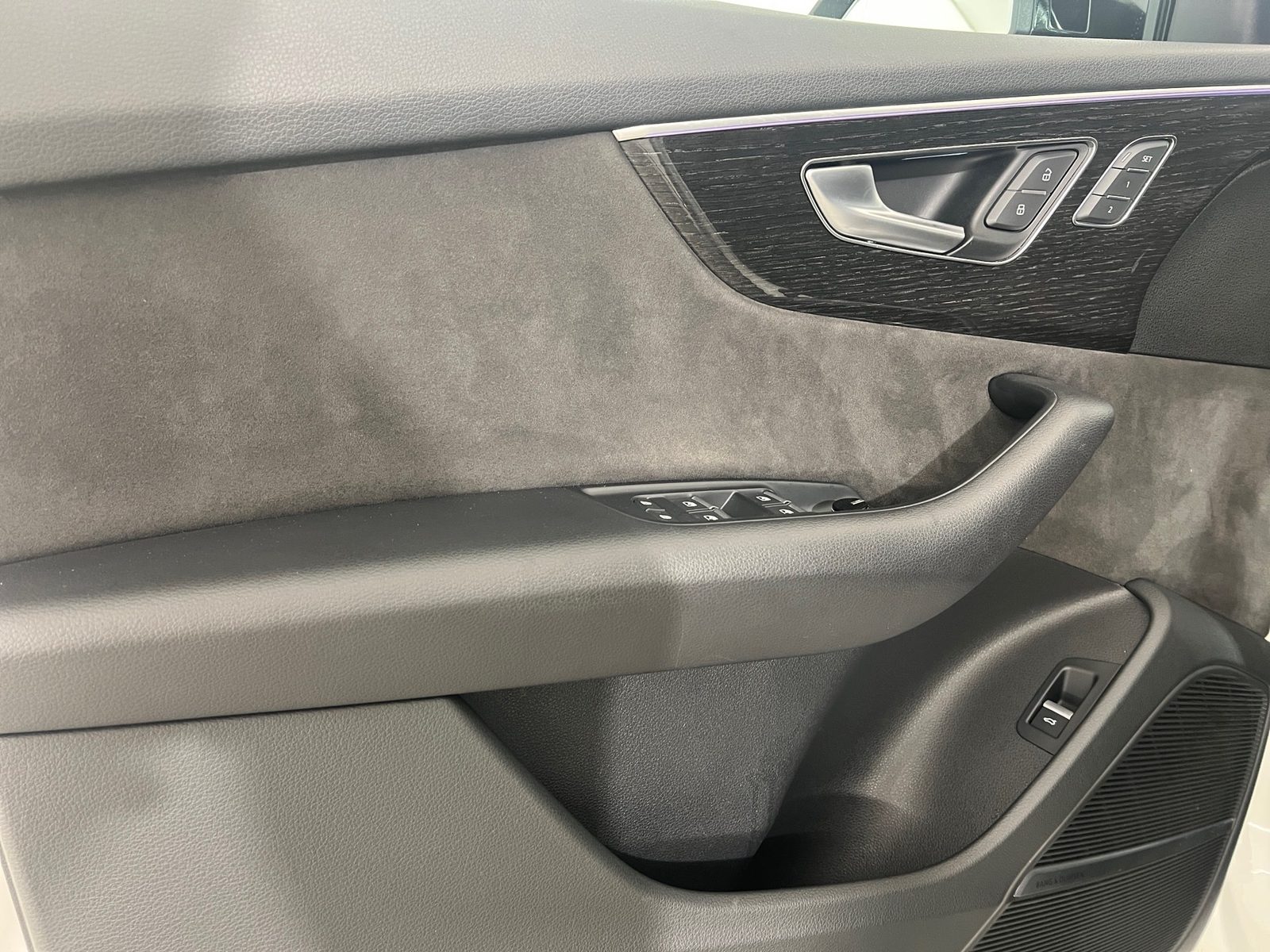 2018 Audi Q8 — fotografija 14