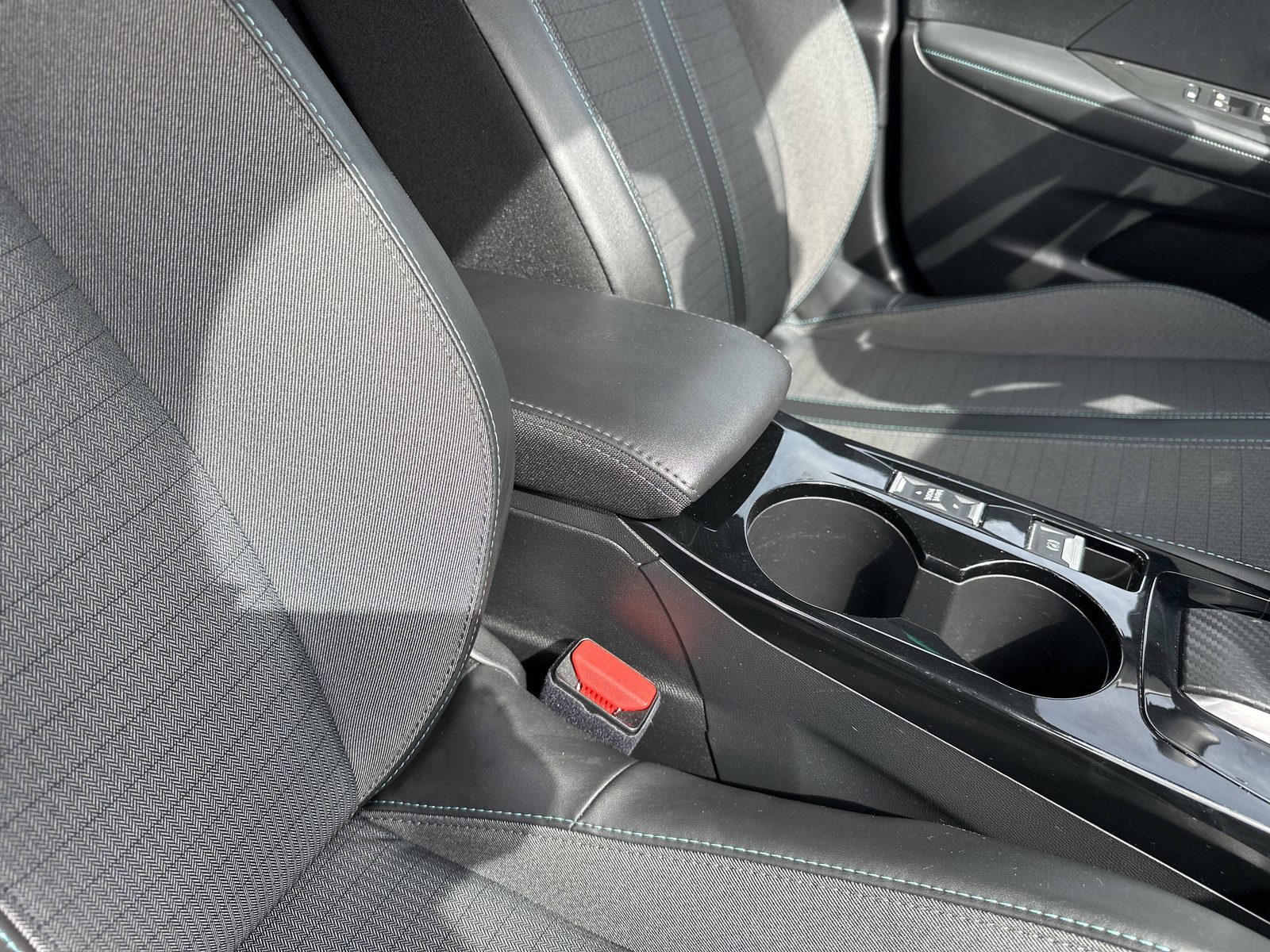 2023 Peugeot 2008 — fotografija 24