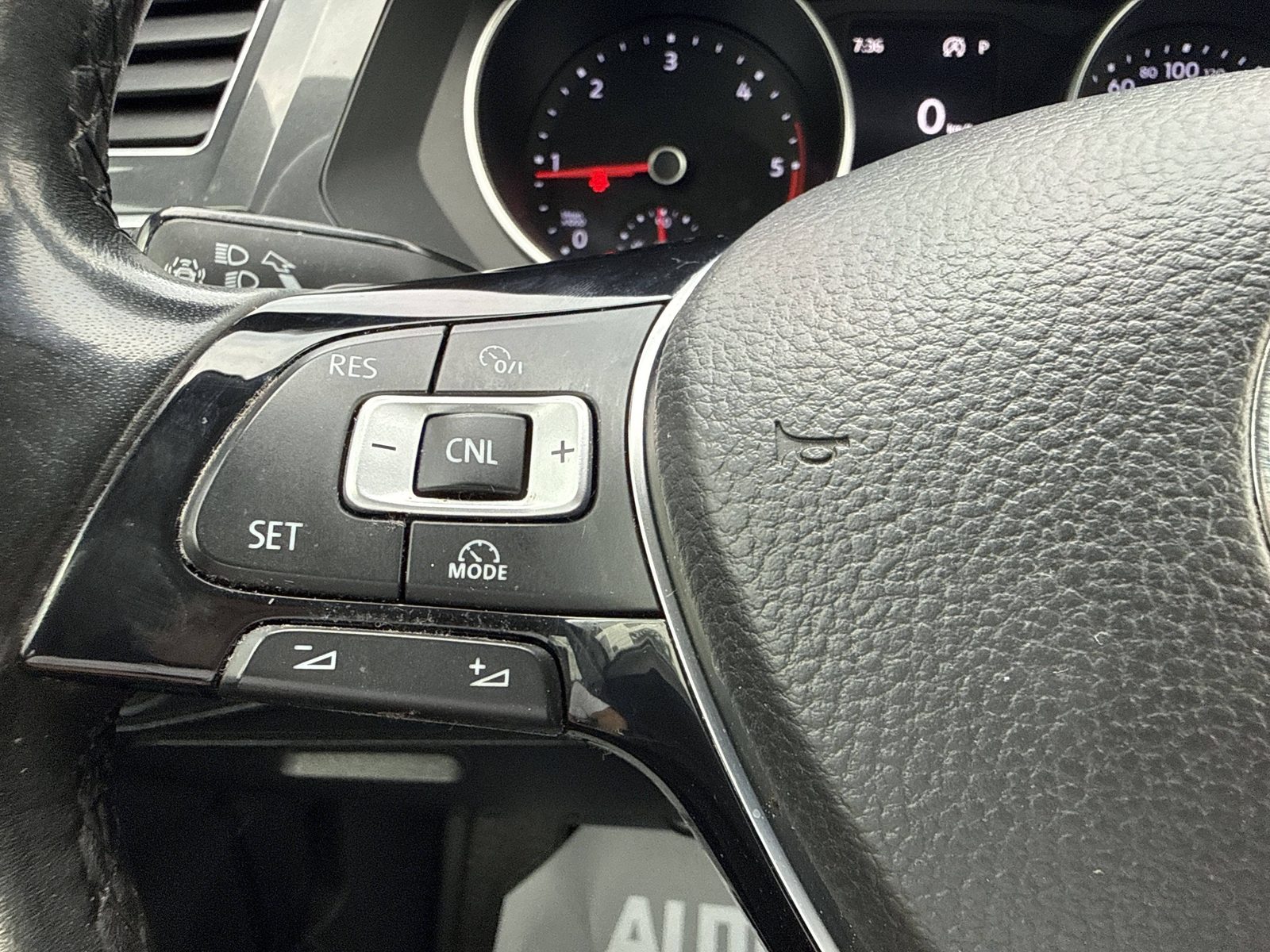 2017 Volkswagen Tiguan — fotografija 26