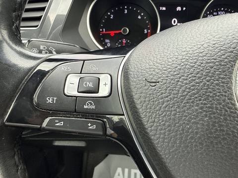 2017 Volkswagen Tiguan — sličica 26