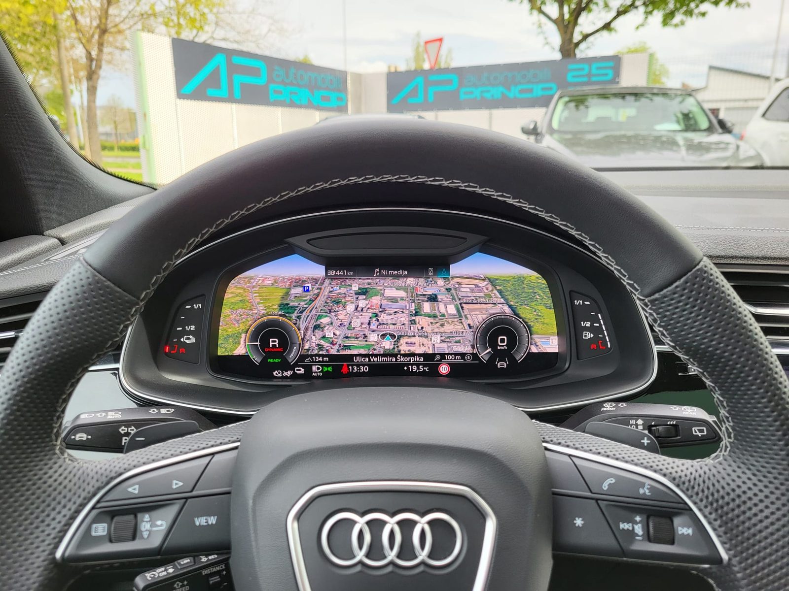 2023 Audi Q8 S line — fotografija 13