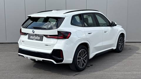 2023 BMW X1 — sličica 3